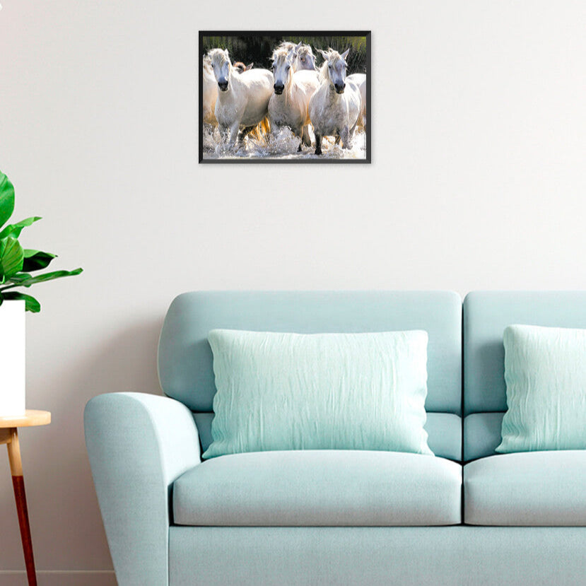 Affiche : "Ruée de chevaux Camargue" de VALICAMARGUE