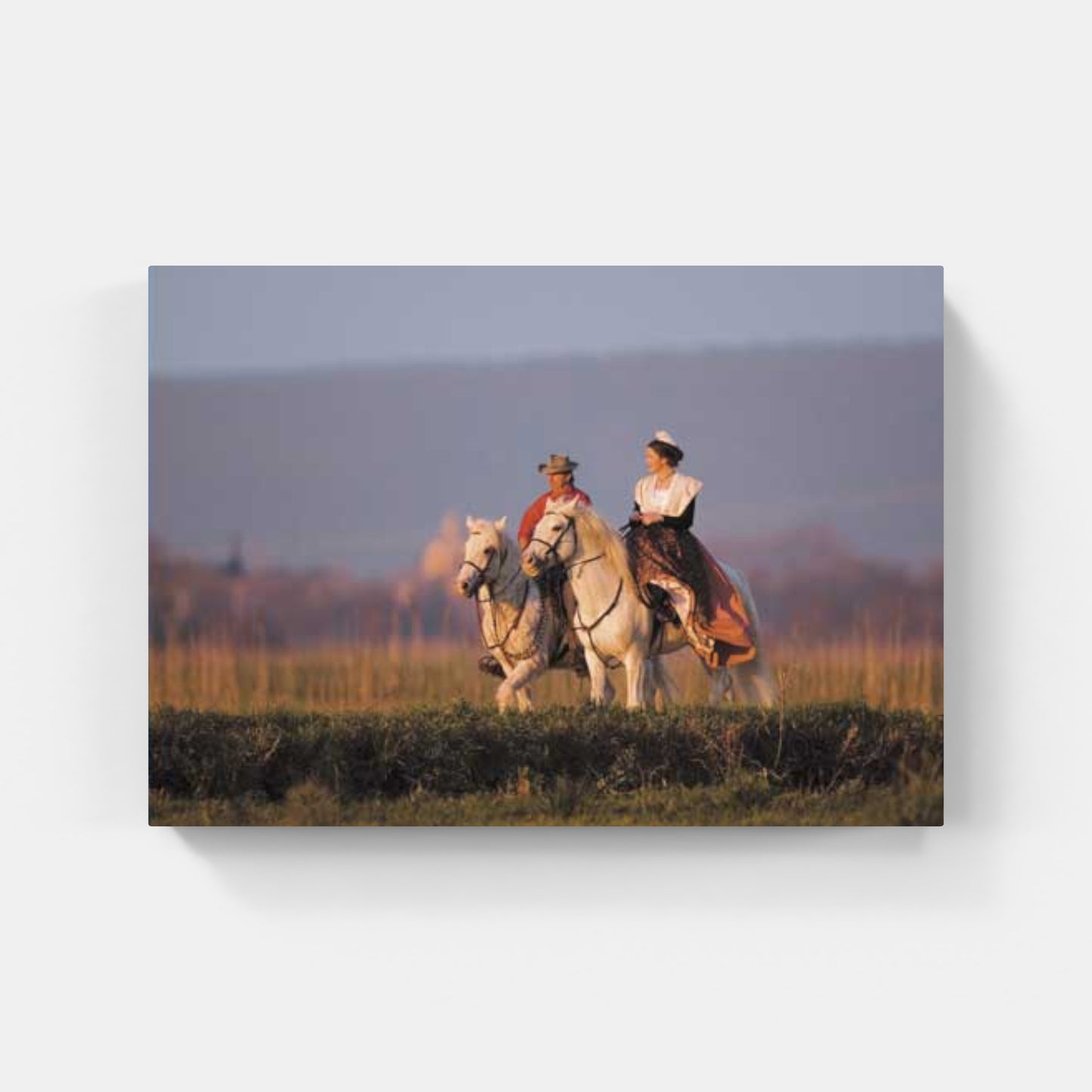 Affiche : "Arlésienne et Gardian à cheval" de Gilles MARTIN-RAGET