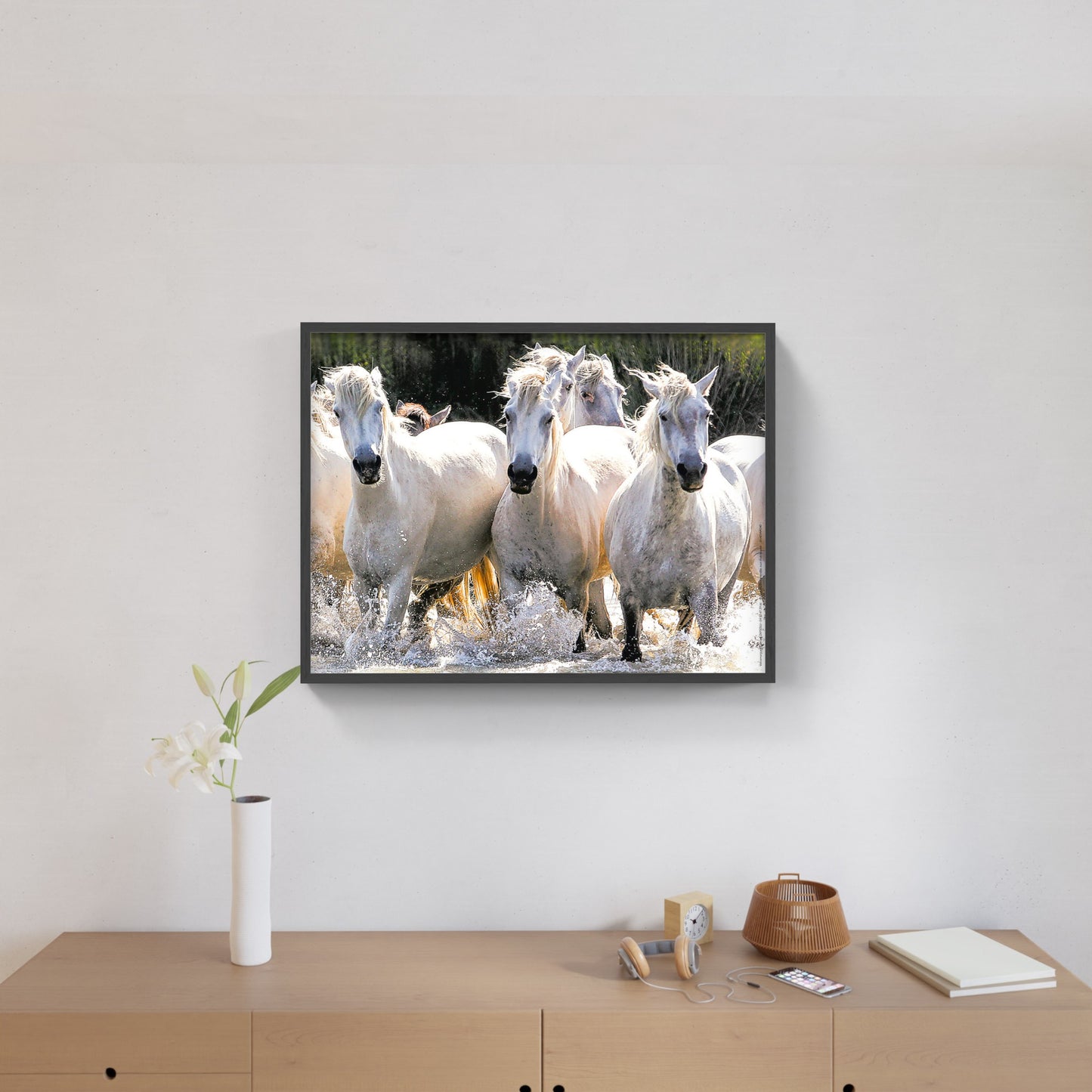 Affiche : "Ruée de chevaux Camargue" de VALICAMARGUE