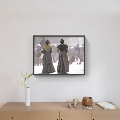 Affiche : "Promenade d'arlésiennes à la Fête des Gardians" de Gilles MARTIN-RAGET